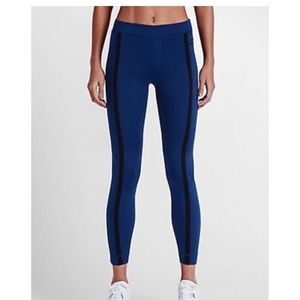 BRAND NEW 🏃‍♀️NIKE Bonded Women’s Leggings